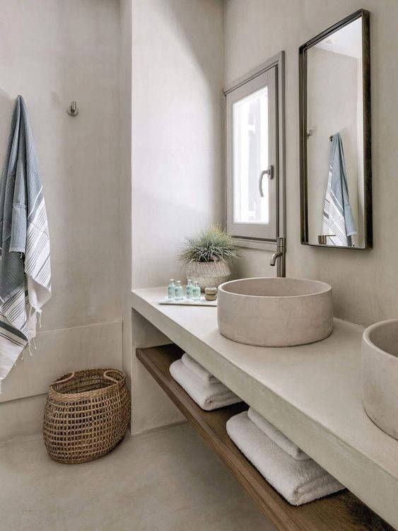 Bathroom worktop and wall surfaces in Alasca