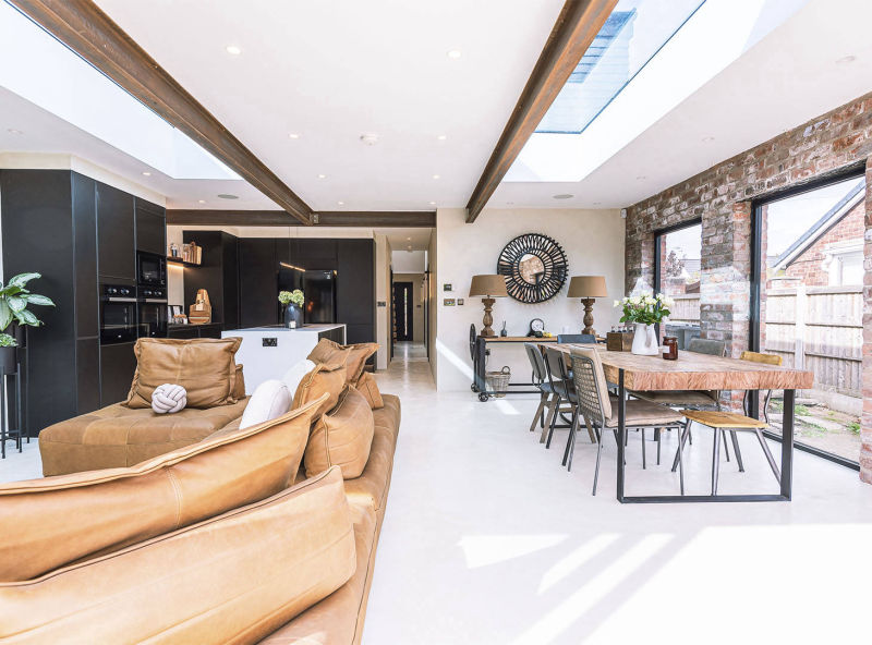Decorative living area flooring in Blanco