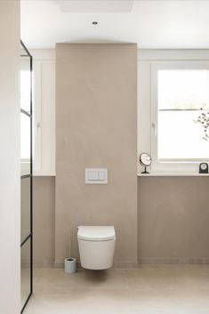 Decorative bathroom wall surface in Cafe