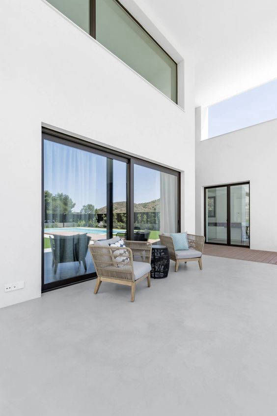 Decorative outdoor terrace flooring in Craie