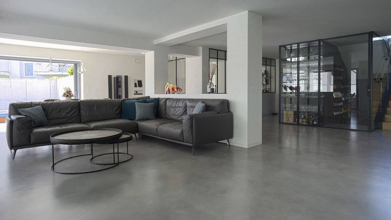 Modern living room floor finish in Lune