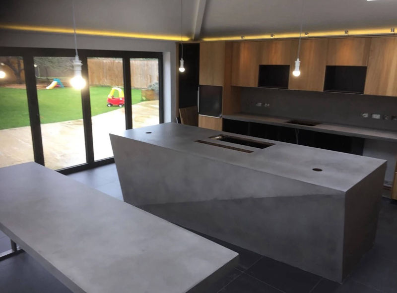 Decorative kitchen island and worktop surfaces in Lune