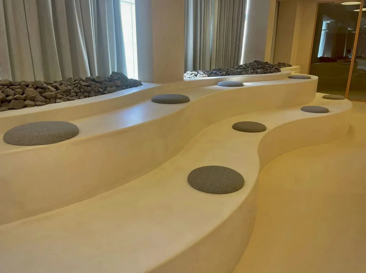 Sculptural decorative furniture surface in Mastic