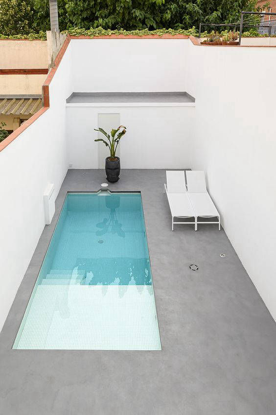 Decorative pool surround flooring in Opale