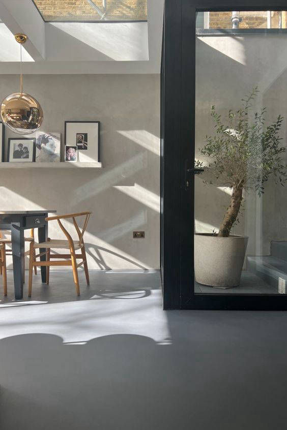 Decorative entrance hall flooring in Opale