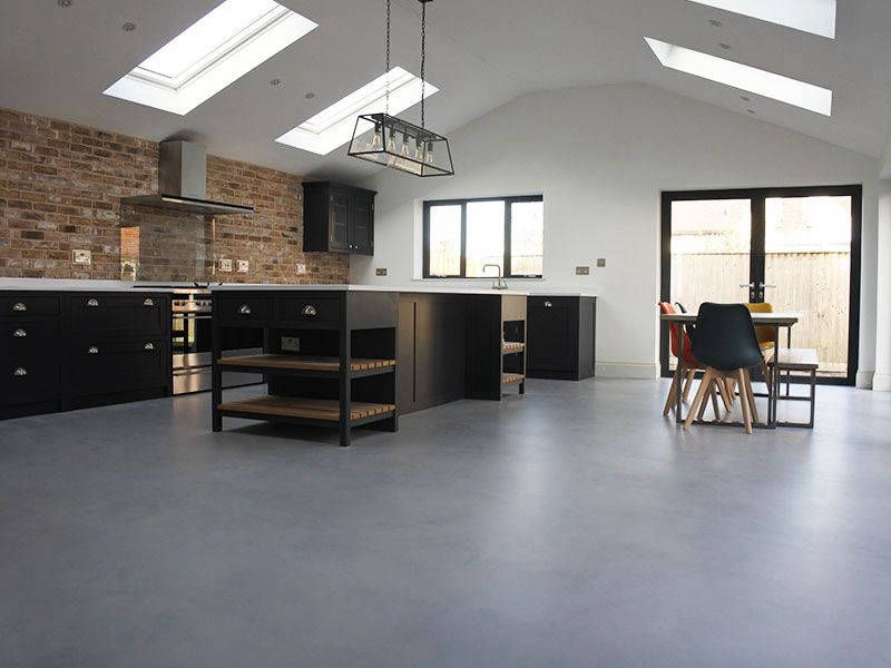 Floor finish in a spacious kitchen in Opale