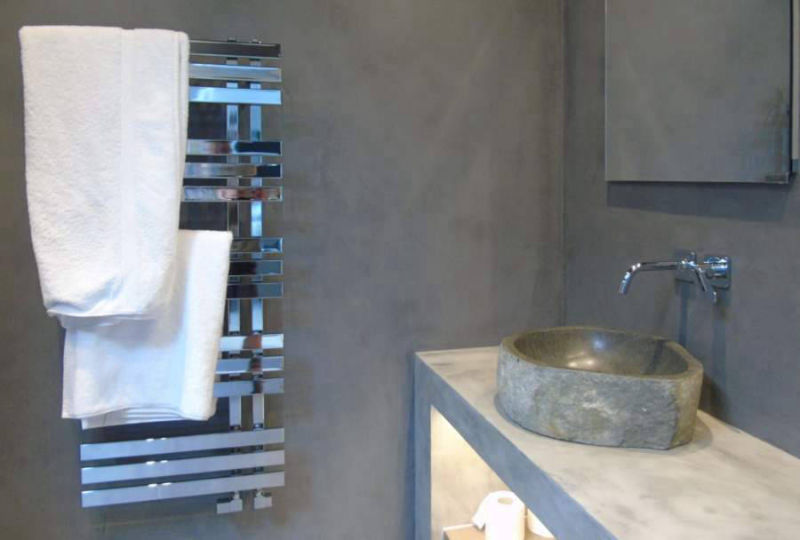 Decorative bathroom wall surface in Opale