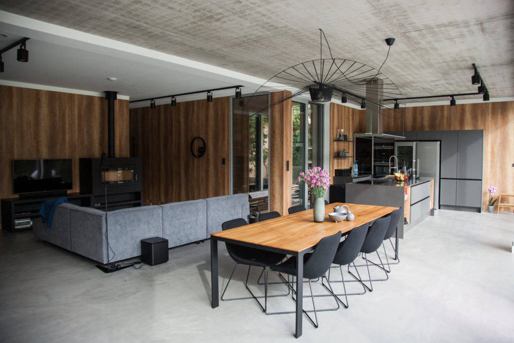 Dining area floor and walls finished with Cementare